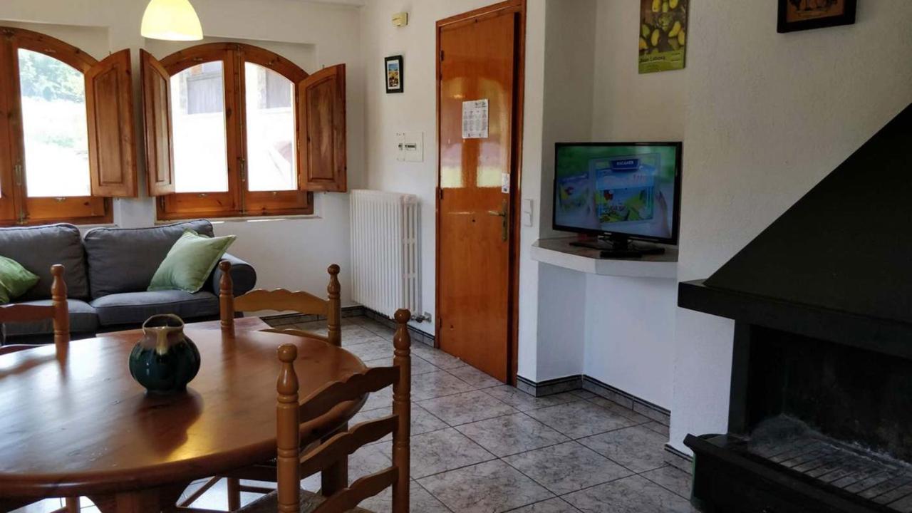 Mas El Carrer Apartment Santa Pau Bagian luar foto