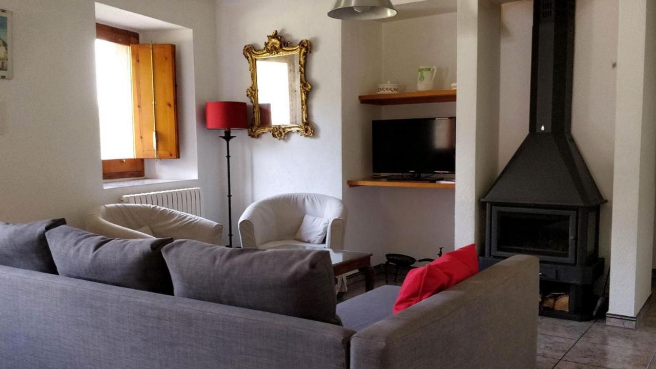 Mas El Carrer Apartment Santa Pau Bagian luar foto